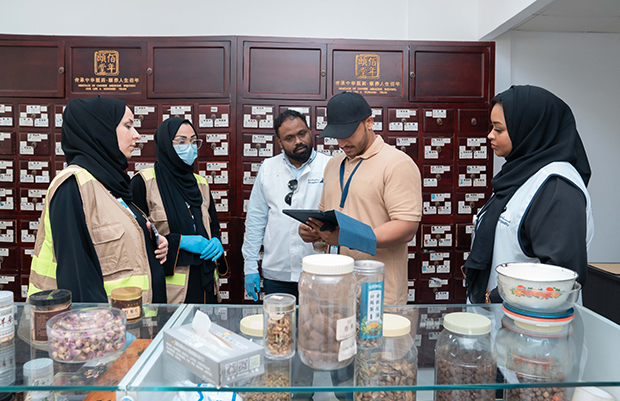 “الموانئ والجمارك والمنطقة الحرة” تنفذ حملة تفتيش مشتركة مع بلدية دبي لتعزيز سلامة المنتجات الصحية